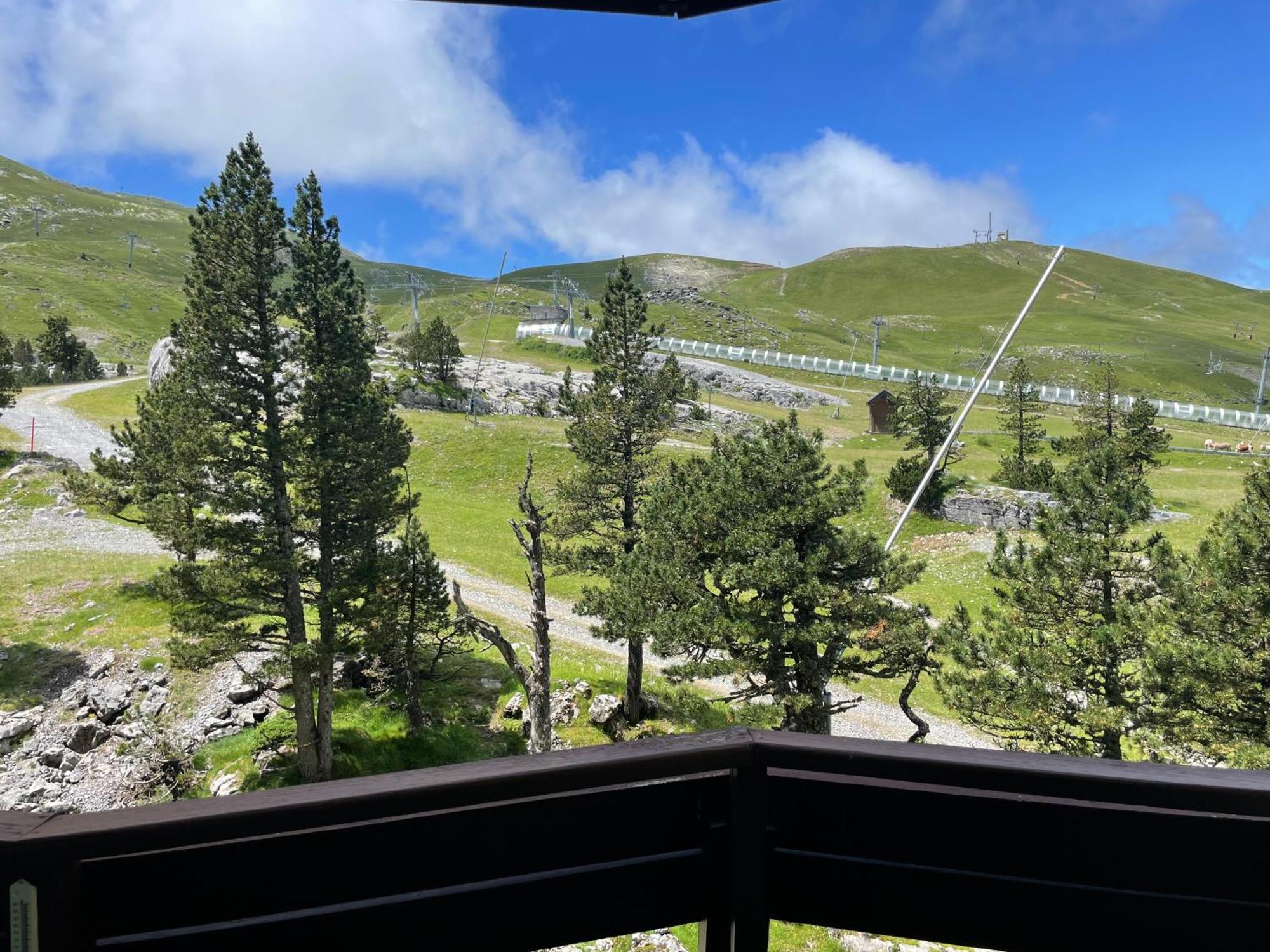 Au Coeur Des Montagnes ! Apartamento Arette Exterior foto